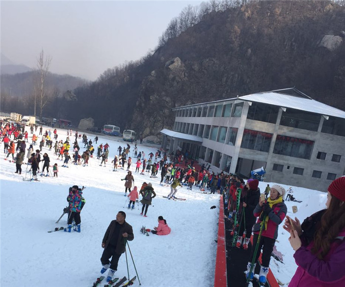 滑雪場""