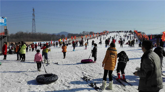 滑雪場(chǎng)滑雪圖片