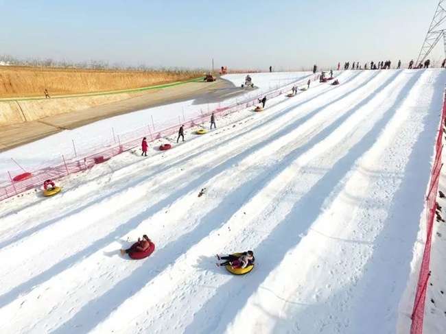 縣城滑雪場