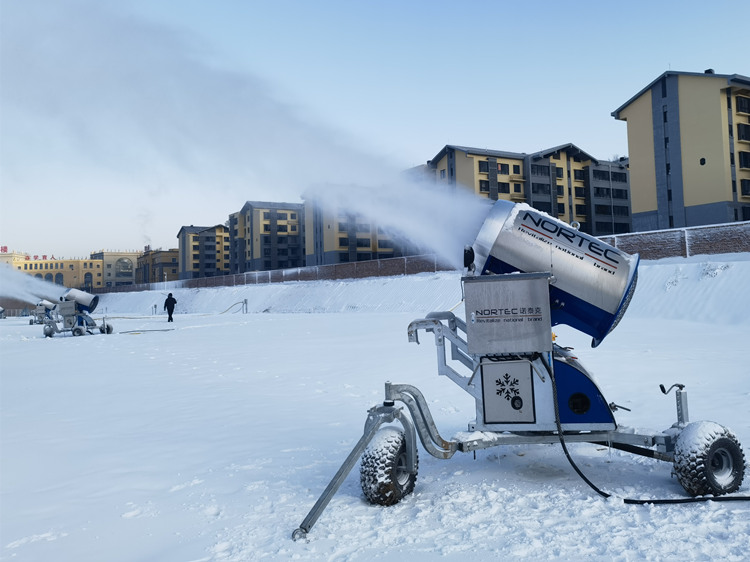 諾泰克造雪機_滑雪場造雪機_造雪機廠家